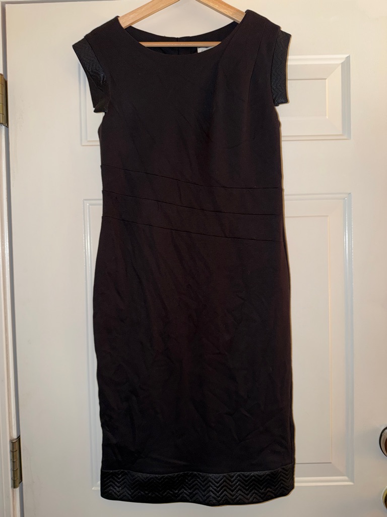 Carmen Marc Valvo Black Cap-Sleeve Sheath Midi Dress. Sz 10